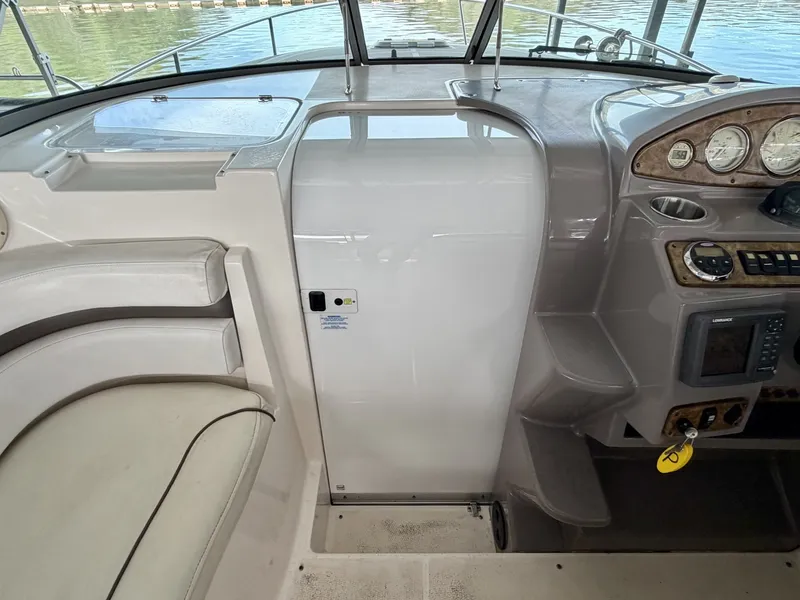 Slide: The Image of Rinker 280 Express Cruiser 2008 - 6051375