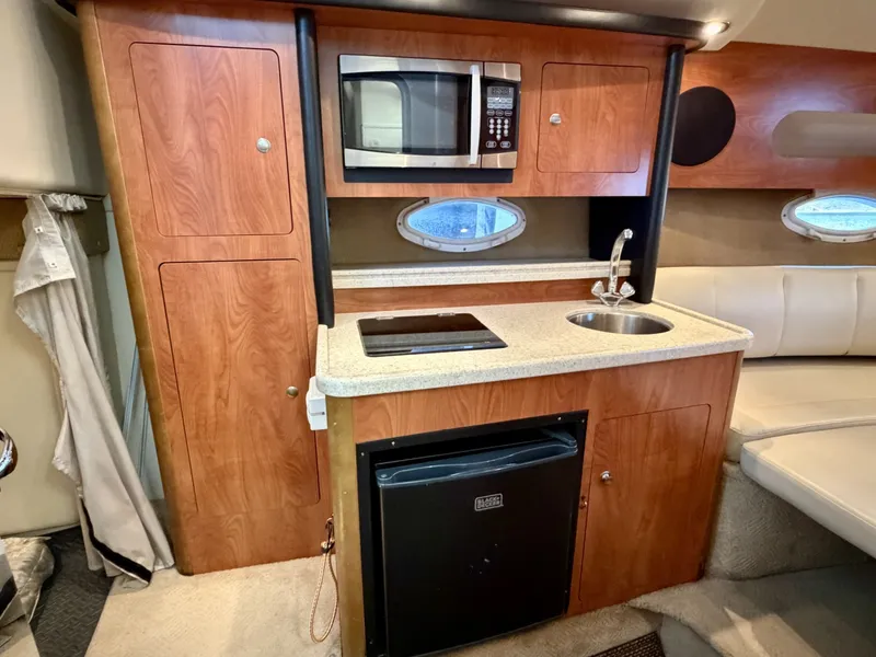 Slide: The Image of Rinker 280 Express Cruiser 2008 - 6051378