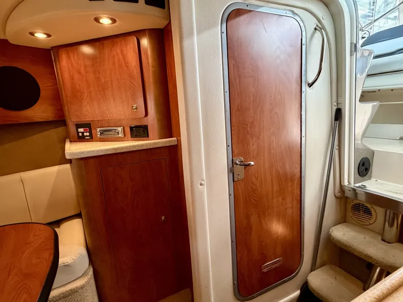 Slide: The Image of Rinker 280 Express Cruiser 2008 - 6051389