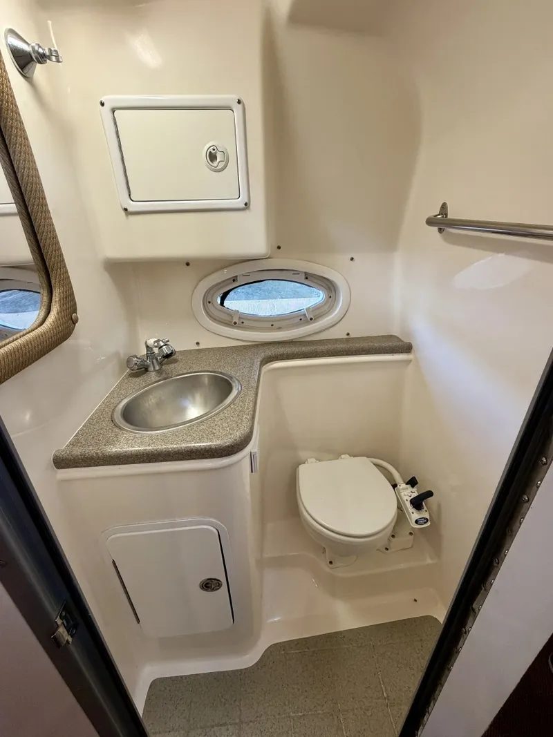 Slide: The Image of Rinker 280 Express Cruiser 2008 - 6051390