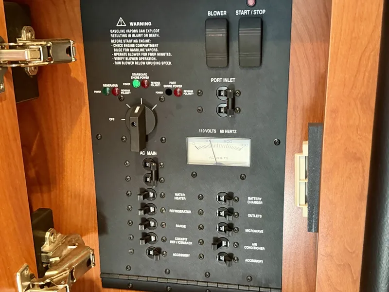 Slide: The Image of Rinker 280 Express Cruiser 2008 - 6051394