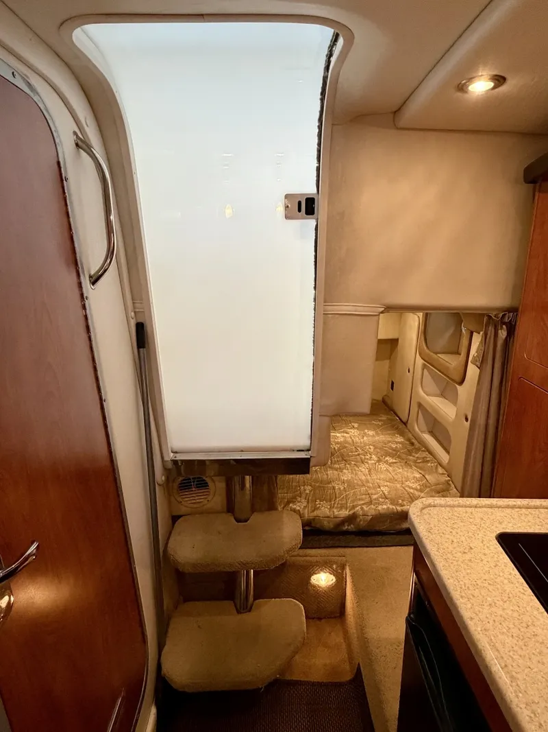 Slide: The Image of Rinker 280 Express Cruiser 2008 - 6051399