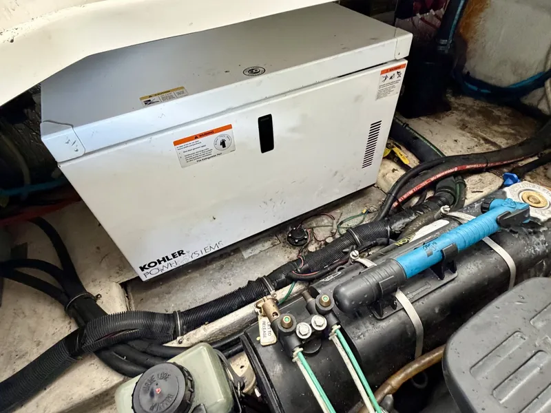 Slide: The Image of Rinker 280 Express Cruiser 2008 - 6051408