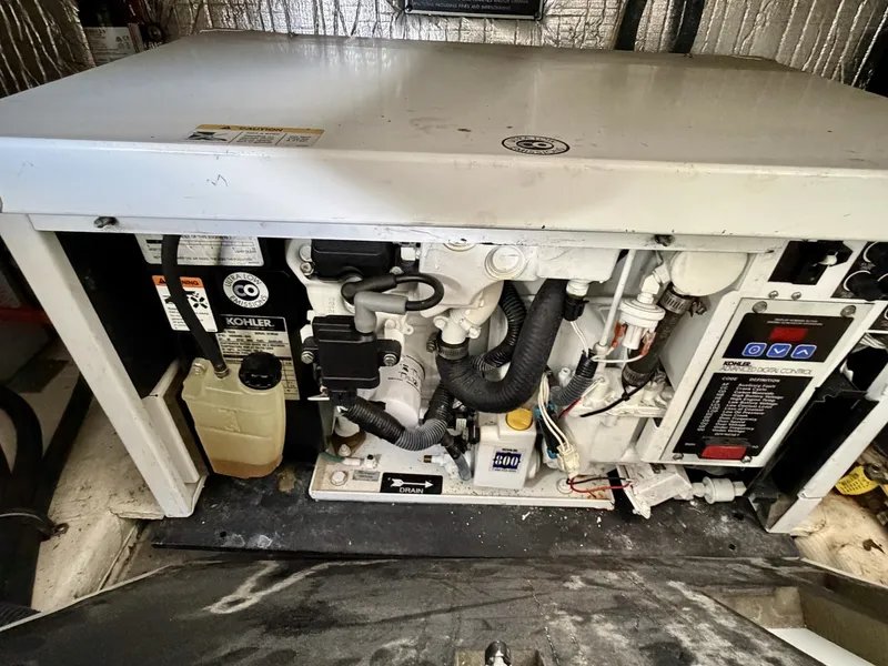 Slide: The Image of Rinker 280 Express Cruiser 2008 - 6051409