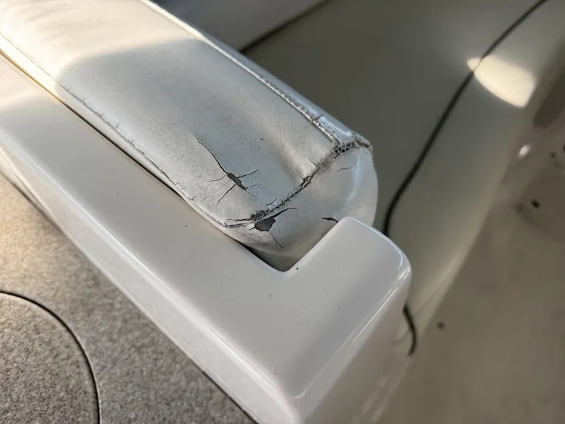 Slide: The Image of Rinker 280 Express Cruiser 2008 - 6051417