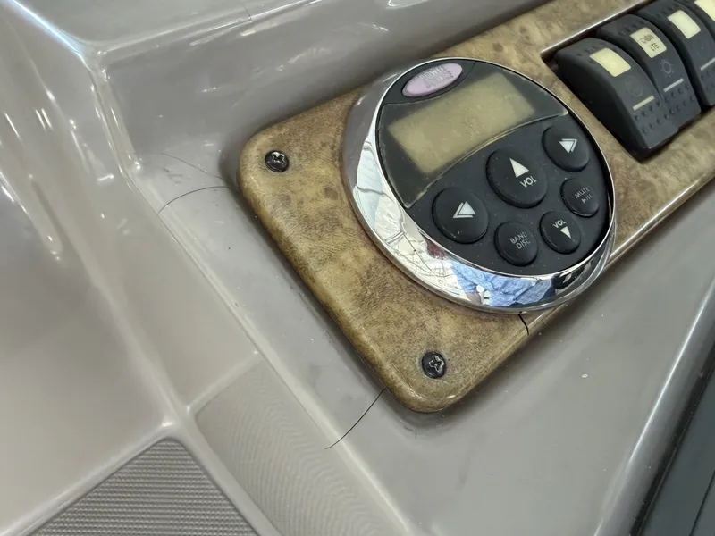 Slide: The Image of Rinker 280 Express Cruiser 2008 - 6051425