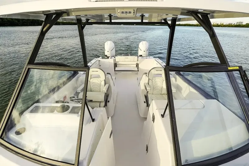 Slide: The Image of Twin Vee 280 GFX2 DC 2026 - 6051775