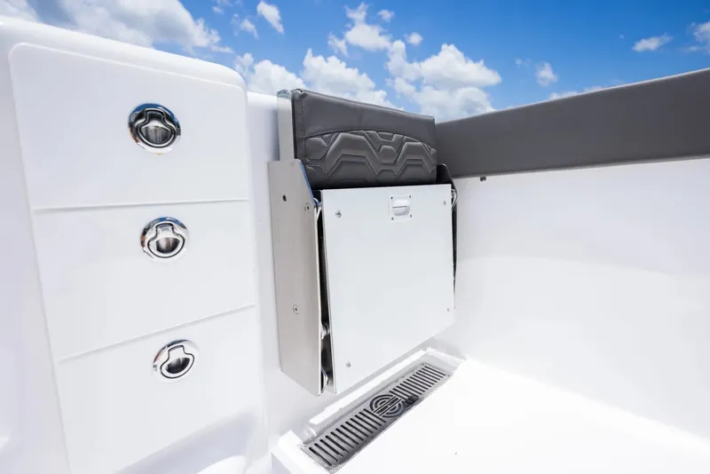 Slide: The Image of Twin Vee 340 GFX CC 2026 - 6051904