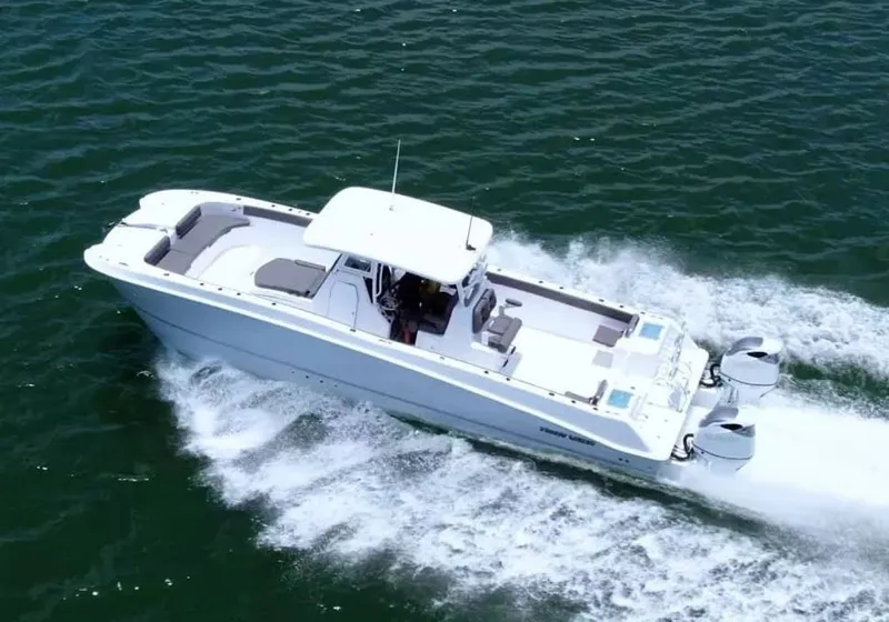 Slide: The Image of Twin Vee 340 GFX CC 2026 - 6051906