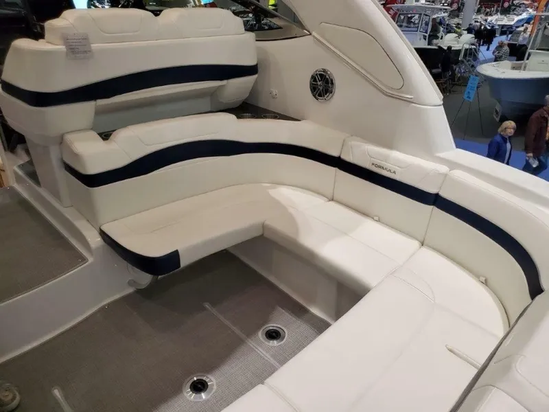 Slide: The Image of Formula 34 CLAIR DE LUNE - Cockpit Seating 2020 Formula Performance Cruiser CLAIR DE LUNE - 7655234