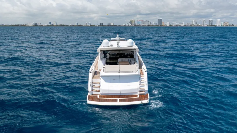 Slide: The Image of Sunseeker PREDATOR 74 XPS 2020 - 6052631