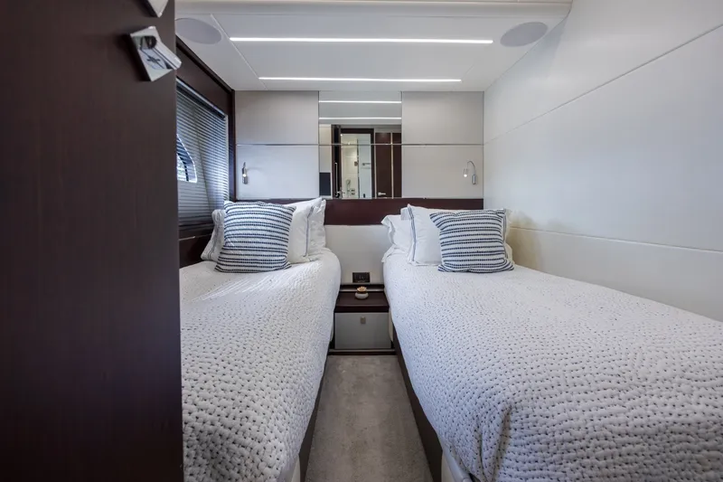 Slide: The Image of Sunseeker PREDATOR 74 XPS 2020 - 6052555