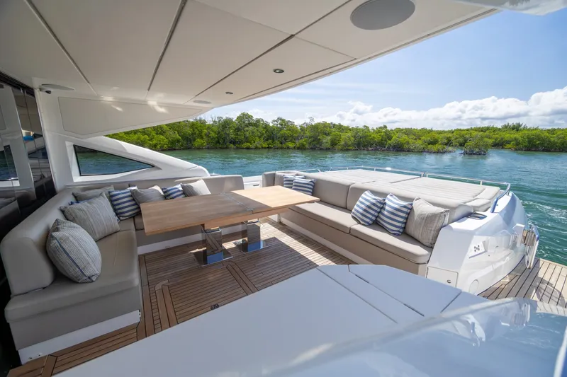 Slide: The Image of Sunseeker PREDATOR 74 XPS 2020 - 6052583
