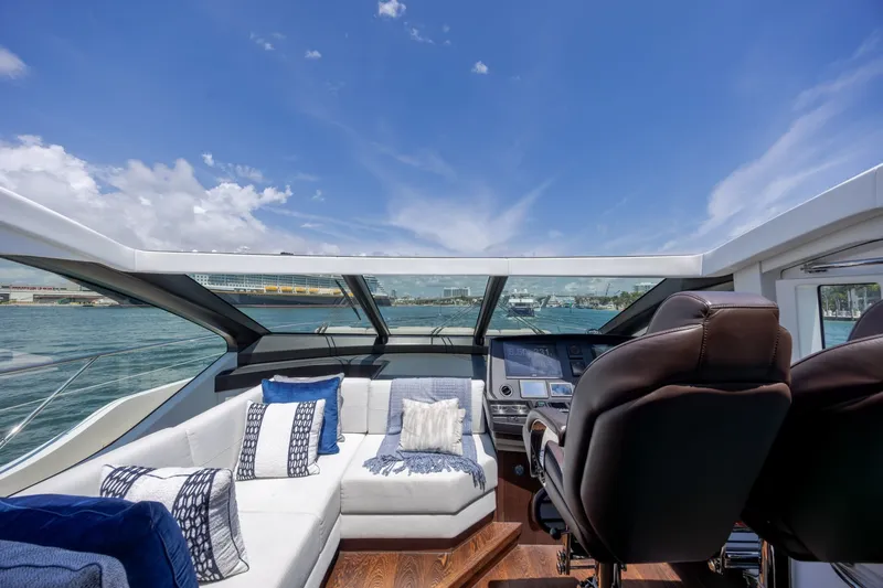 Slide: The Image of Sunseeker PREDATOR 74 XPS 2020 - 6052625