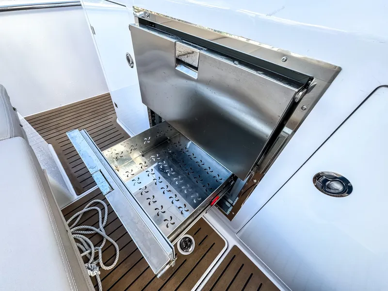 Slide: The Image of Other Sterk 31 2024 - 6052083