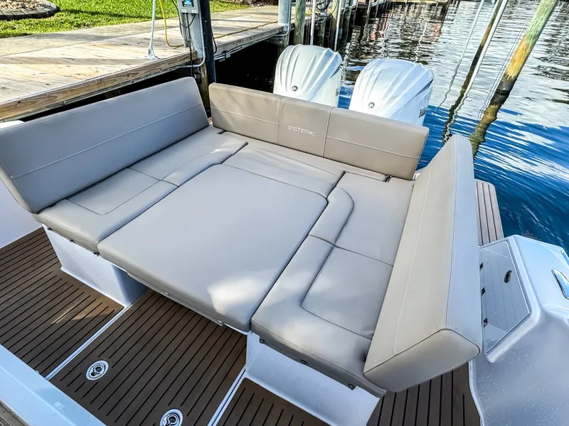 Slide: The Image of Other Sterk 31 2024 - 6052078