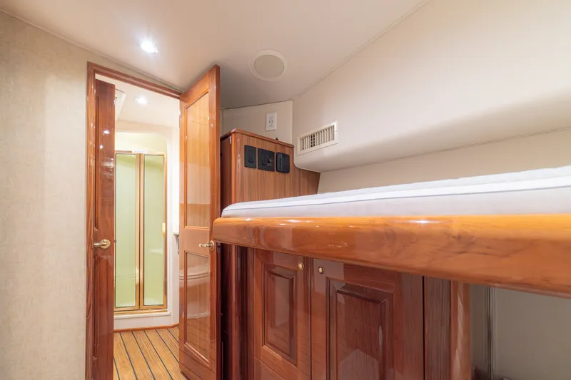 Slide: The Image of 2005 Viking 61 Convertible Gueststate Room - 6115486