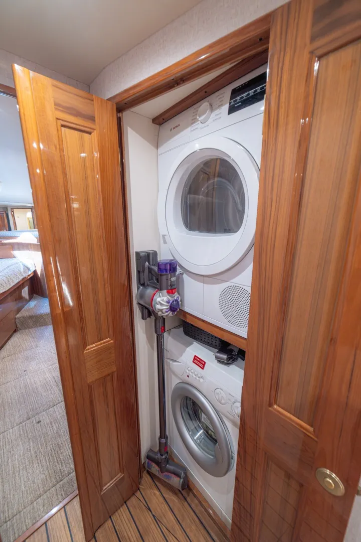 Slide: The Image of 2005 Viking 61 Convertible Laundry - 6115508
