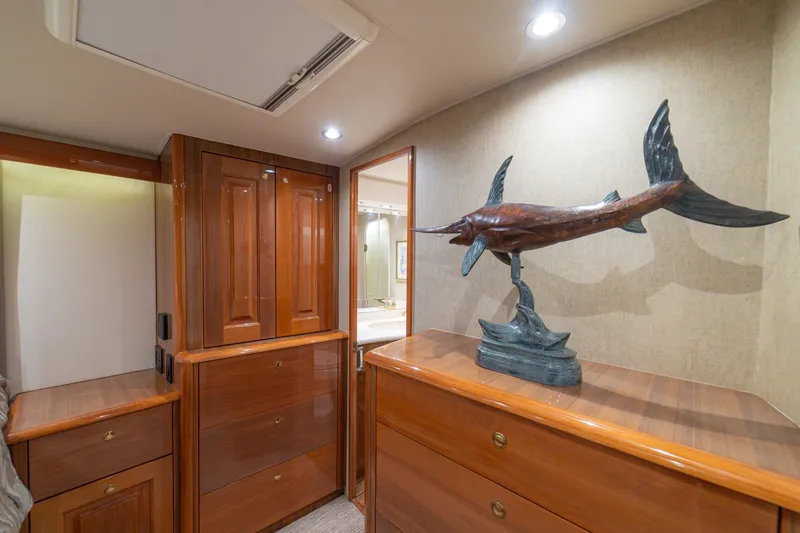 Slide: The Image of 2005 Viking 61 Convertible Master Stateroom - 6115671