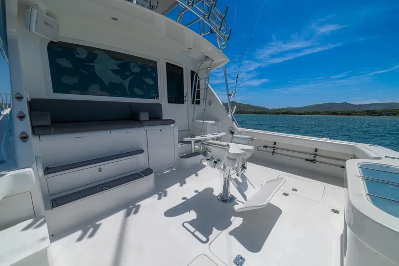 Slide: The Image of 2005 Viking 61 Convertible Cockpit - 6115730