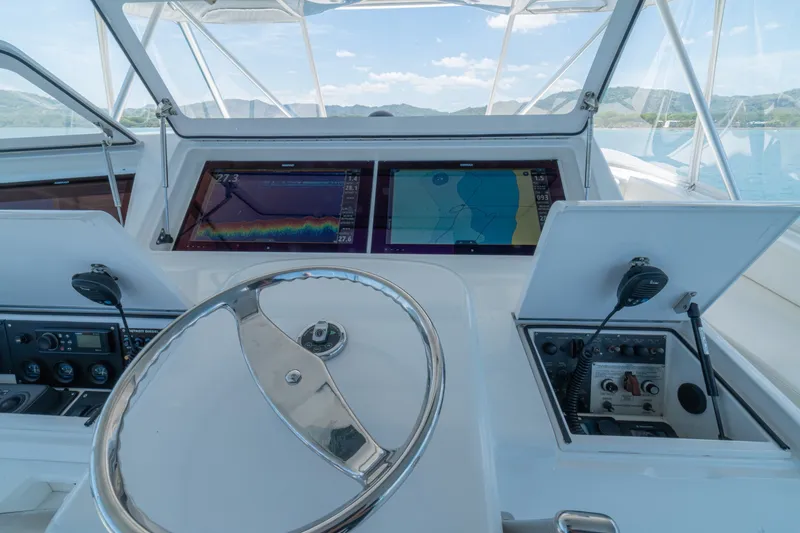 Slide: The Image of 2005 Viking 61 Convertible Flybridge - 6115843