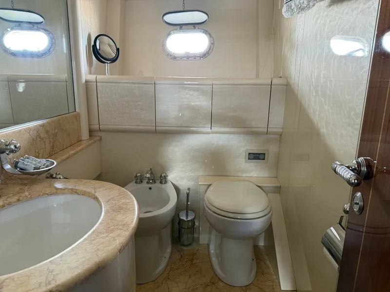 Slide: The Image of Mangusta 72 2004 - 6052285