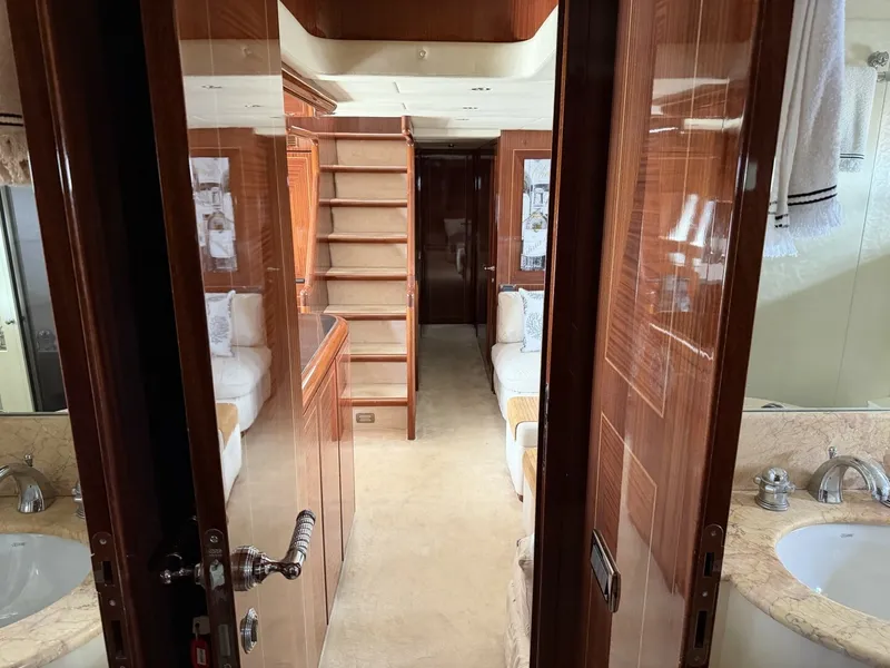 Slide: The Image of Mangusta 72 2004 - 6052287