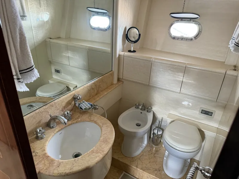 Slide: The Image of Mangusta 72 2004 - 6052288