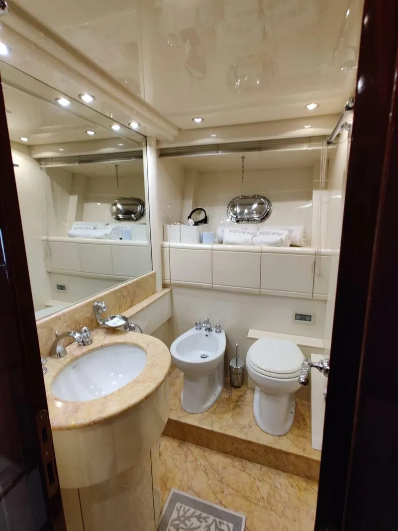 Slide: The Image of Mangusta 72 2004 - 6052306