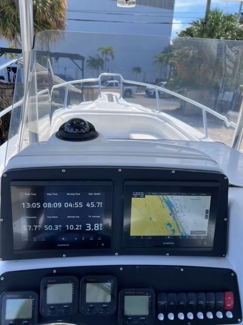 Slide: The Image of Boston Whaler 26 Outrage 2001 - 6052727