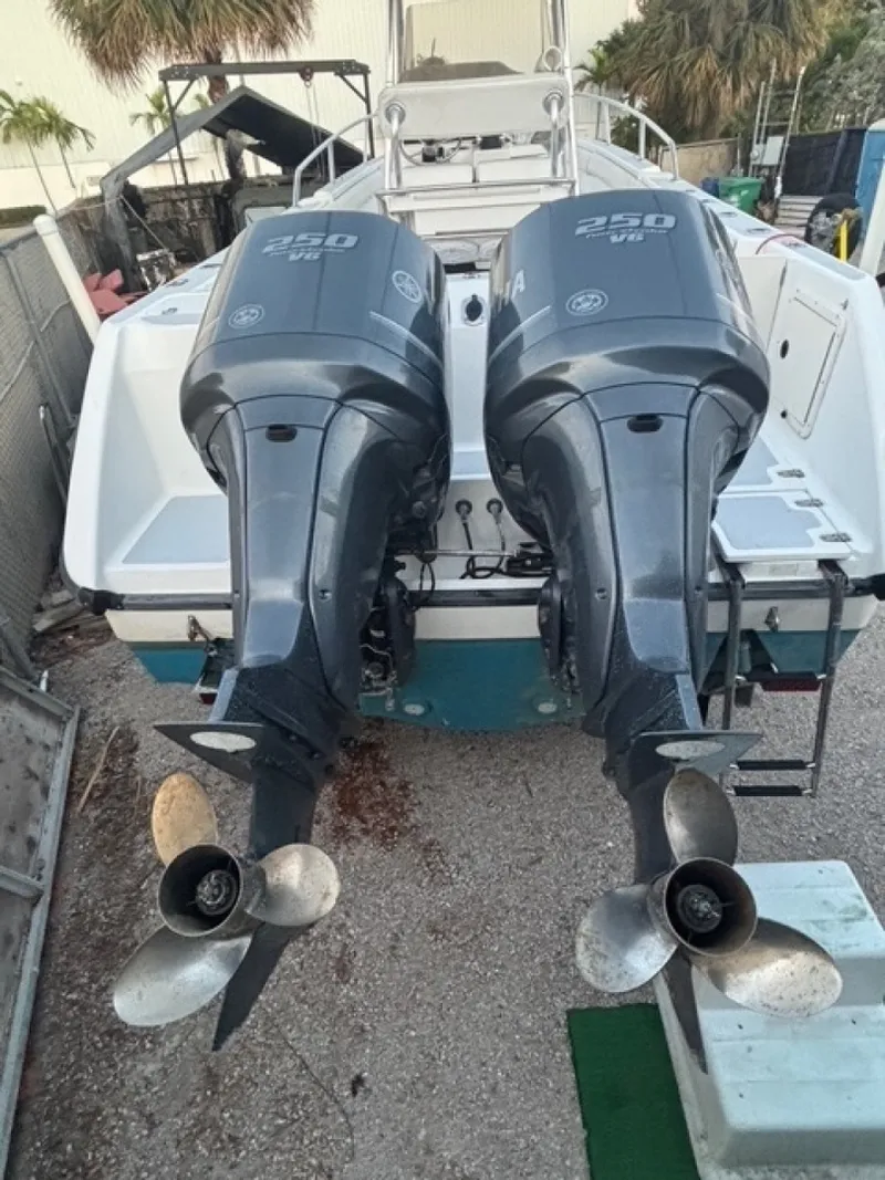 Slide: The Image of Boston Whaler 26 Outrage 2001 - 6052728