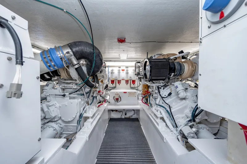 Slide: The Image of Hatteras 50 Convertible 2000 - 6052402