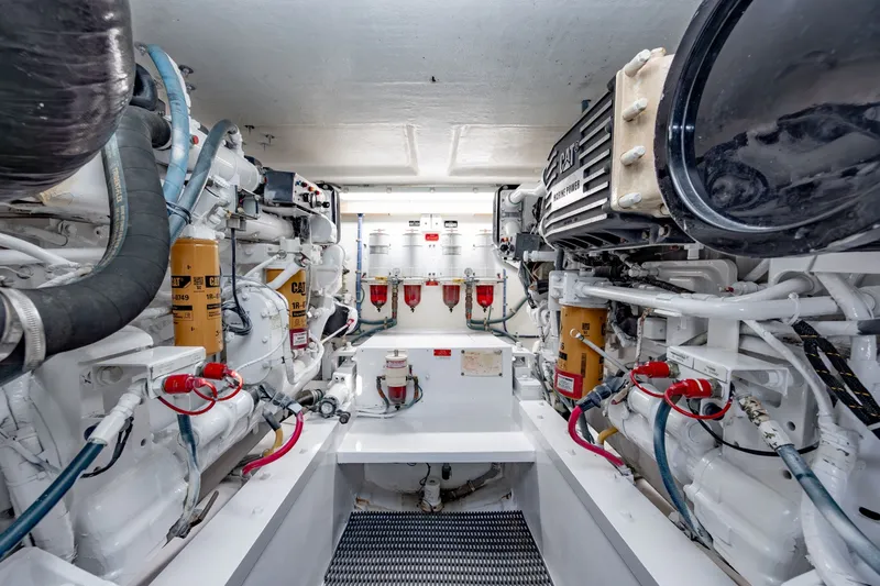 Slide: The Image of Hatteras 50 Convertible 2000 - 6052408