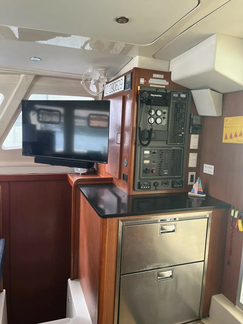 Slide: The Image of Leopard 44 2012 - 6052700