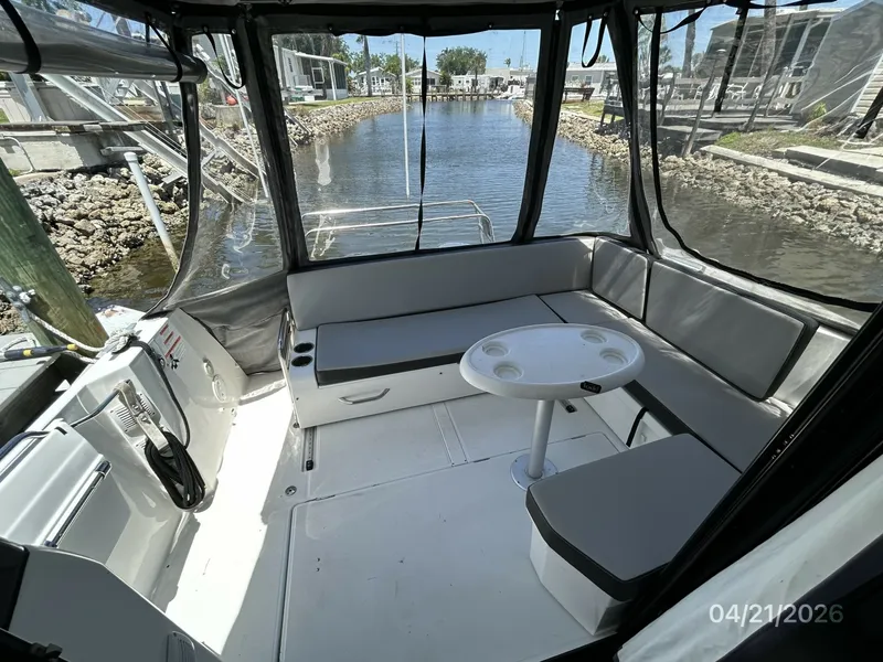 Slide: The Image of Jeanneau 895 cockpit aft - 6052763