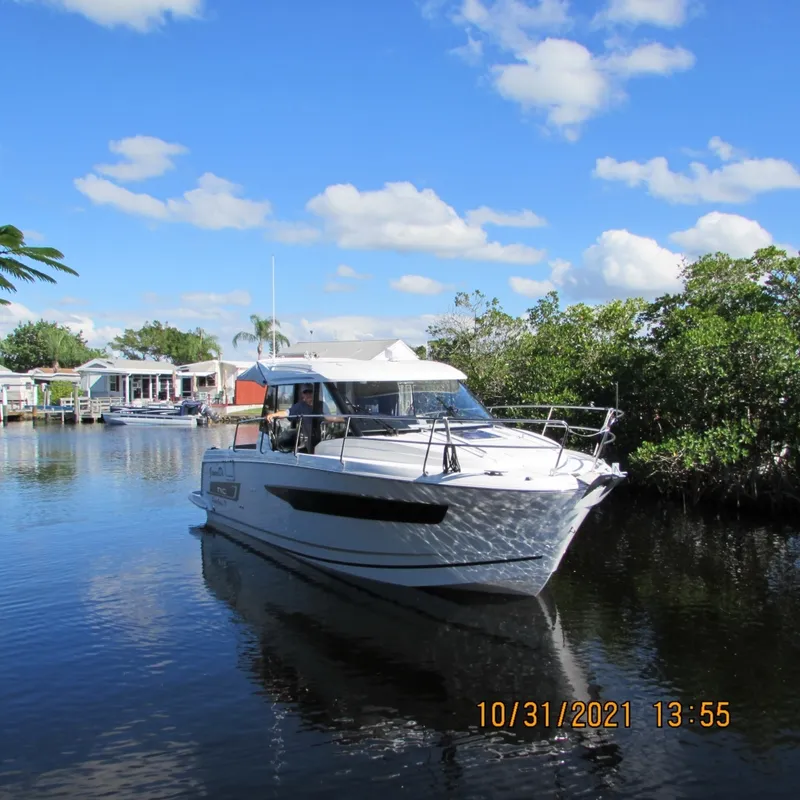 Slide: The Image of Jeanneau 895 starboard forward profile1 - 6052923