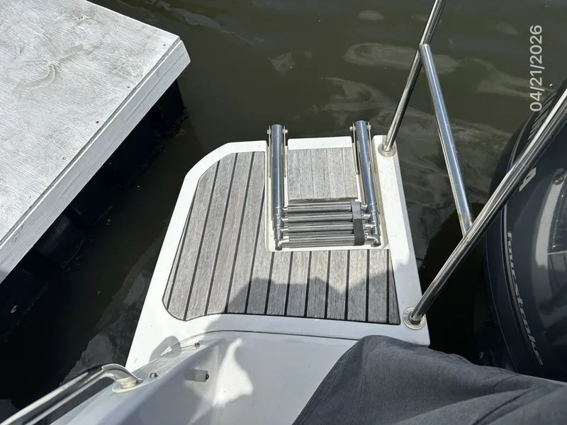Slide: The Image of Jeanneau 895 starboard swimplatform - 6052929