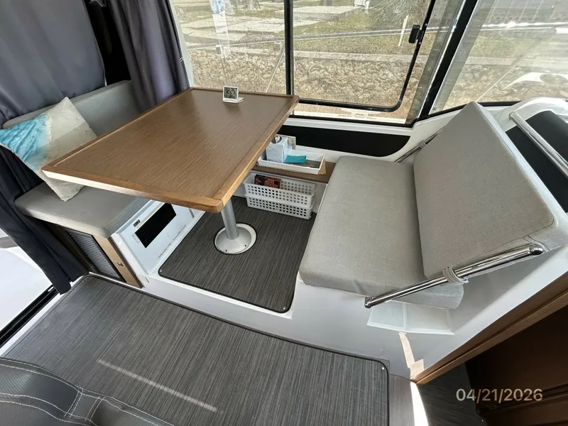 Slide: The Image of Jeanneau 895 salon port settee - 6052915