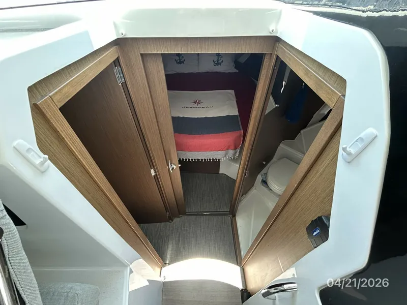 Slide: The Image of Jeanneau 895 companionway - 6052768