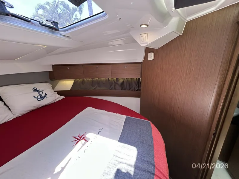 Slide: The Image of Jeanneau 895 master stateroom starboard - 6052903