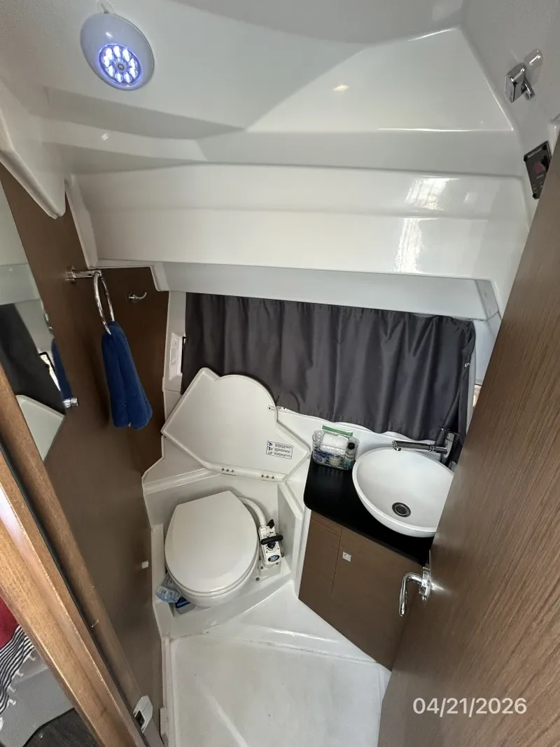 Slide: The Image of Jeanneau 895 head1 - 6052812