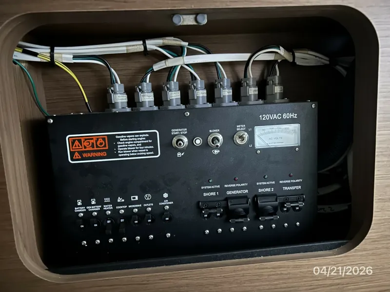 Slide: The Image of Jeanneau 895 electrical panel2 - 6052770