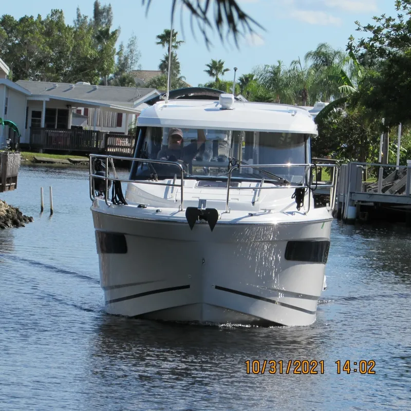 Slide: The Image of Jeanneau 895 forward profile - 6052787