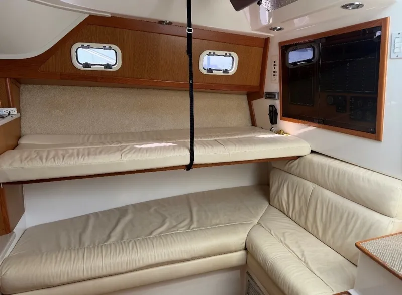 Slide: The Image of Cabo 35 SCREAMIN' EAGLE - Cabin Seating 1999 Cabo 35 Express SCREAMIN' EAGLE - 6052969