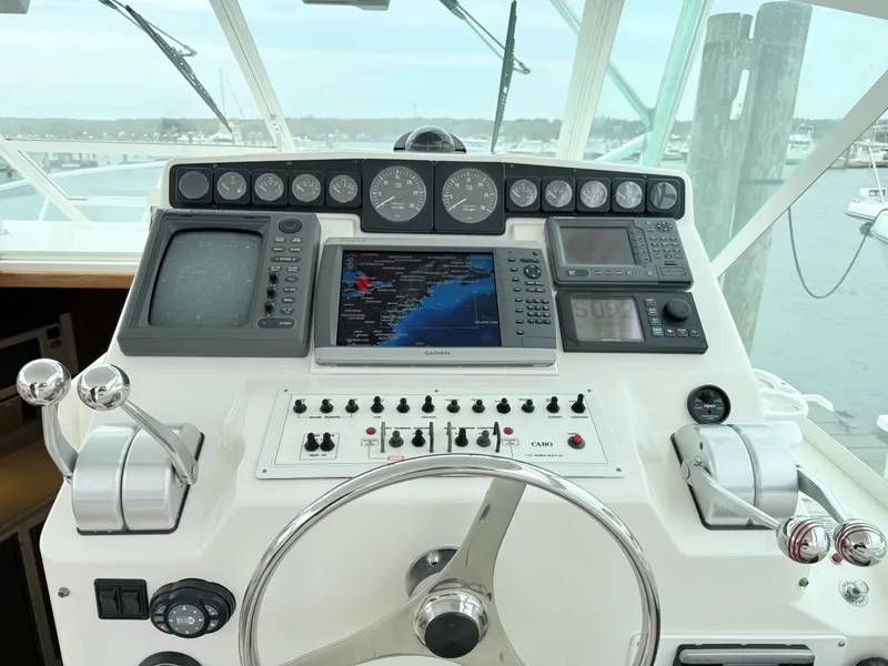 Slide: The Image of Cabo 35 SCREAMIN' EAGLE - Helm Station 1999 Cabo 35 Express SCREAMIN' EAGLE - 6079600