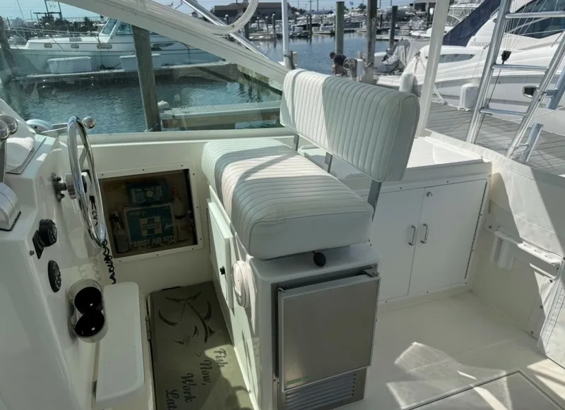 Slide: The Image of Cabo 35 SCREAMIN' EAGLE - Helm Chair 1999 Cabo 35 Express SCREAMIN' EAGLE - 6053011