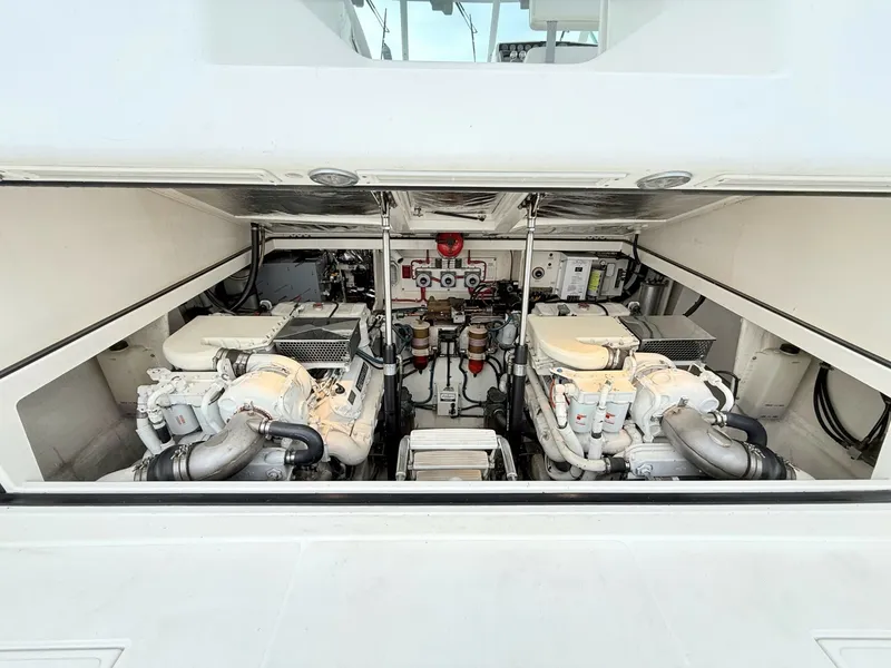 Slide: The Image of Cabo 35 SCREAMIN' EAGLE - Engine 1999 Cabo 35 Express SCREAMIN' EAGLE - 6079615