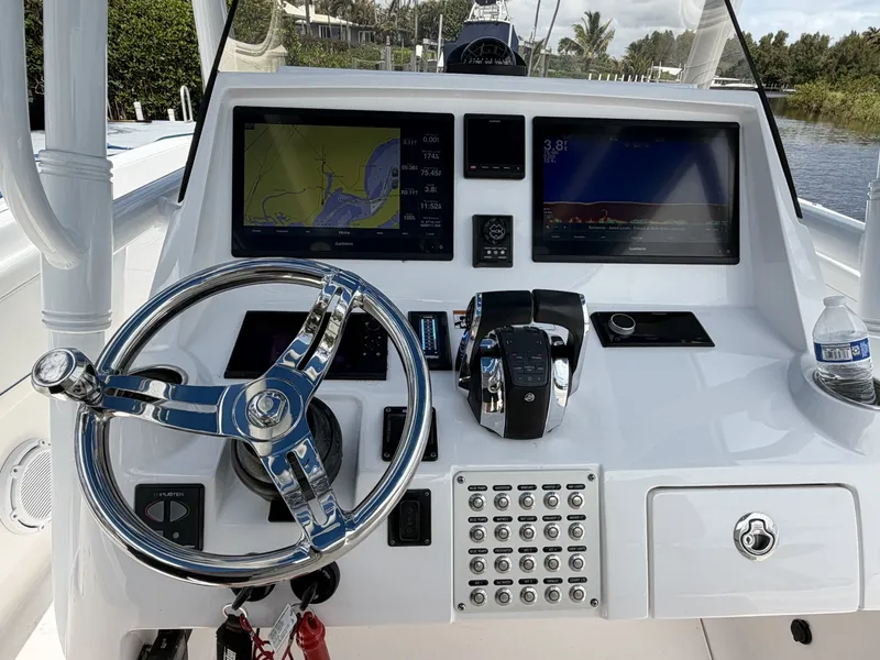 Slide: The Image of Intrepid 345 Nomad FE 2021 - 6052936