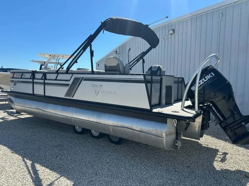 Slide: The Image of Custom Viaggio Lago X-R 22 2023 - 6053004