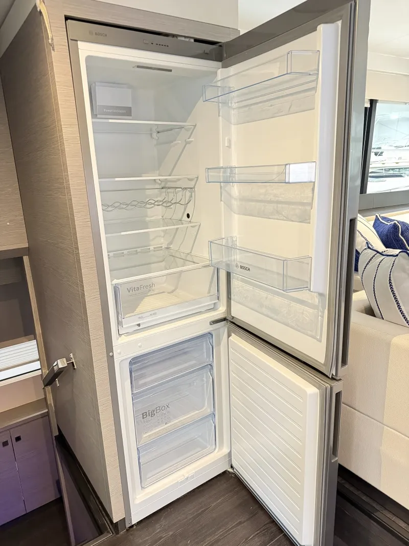 Slide: The Image of Fountaine Pajot MY 5 2024 - 6053368